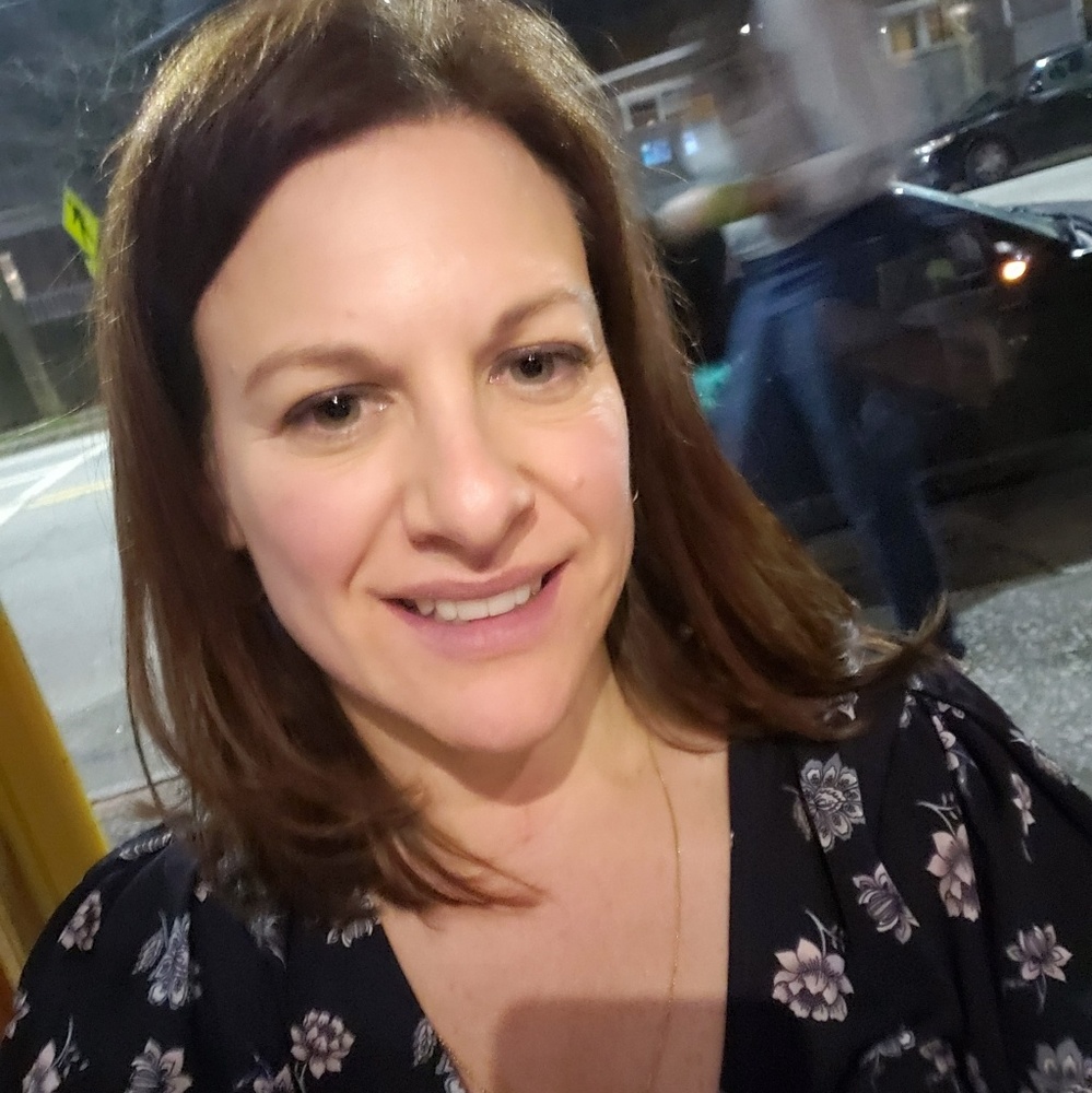 Meet your Posher, Debra-Ann